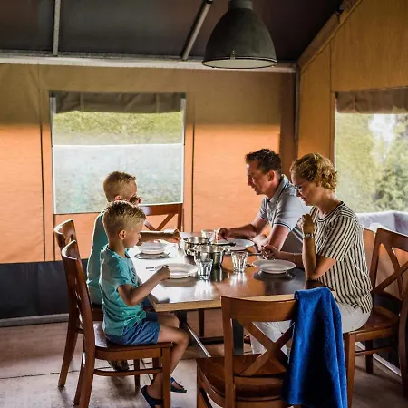 Luksusowy namiot Safari Tent In Near Forest